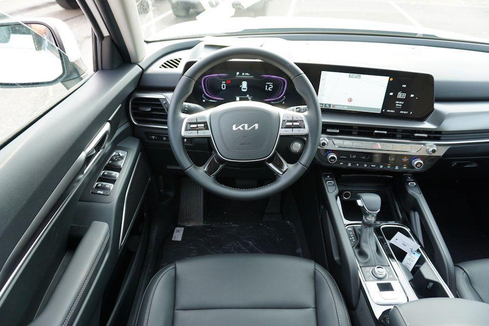 new 2025 Kia Telluride car, priced at $40,974