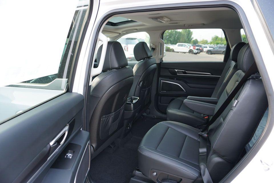 new 2025 Kia Telluride car, priced at $40,974