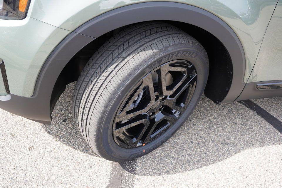 new 2025 Kia Telluride car, priced at $44,142
