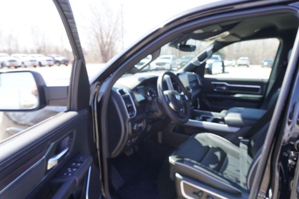 new 2025 Ram 1500 car, priced at $55,592