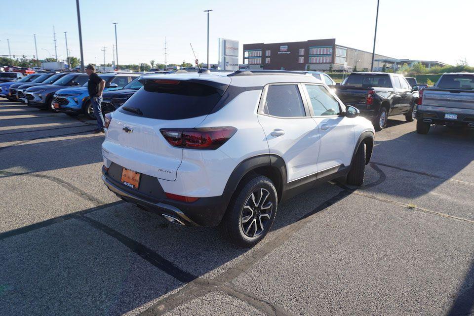 new 2025 Chevrolet TrailBlazer car, priced at $30,830