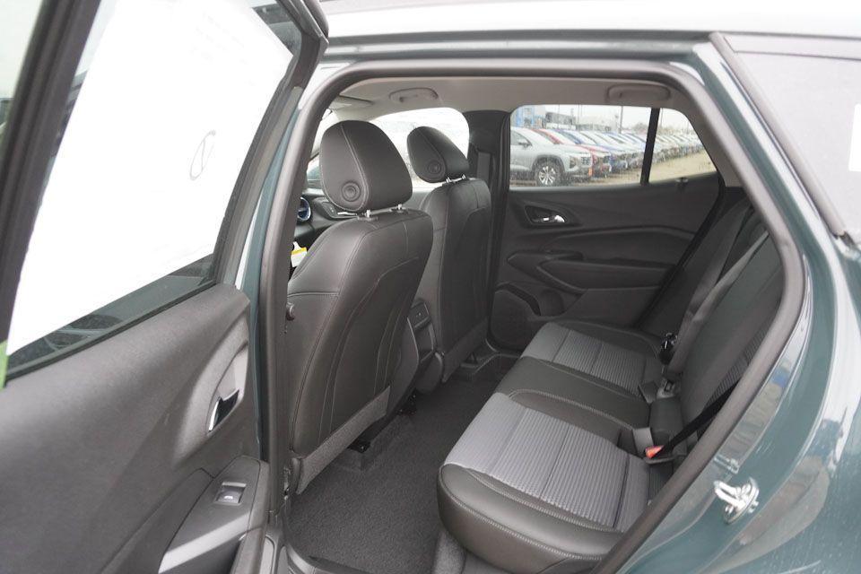 new 2025 Chevrolet Trax car, priced at $24,483