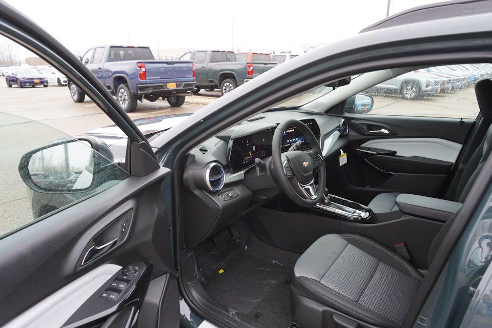 new 2025 Chevrolet Trax car, priced at $24,483