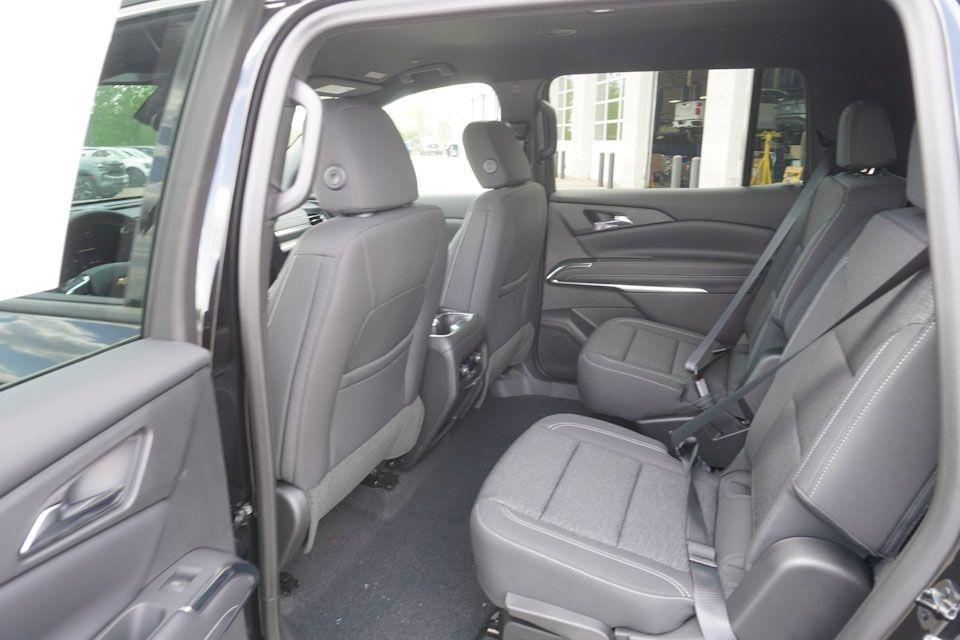 new 2025 Chevrolet Traverse car, priced at $42,687