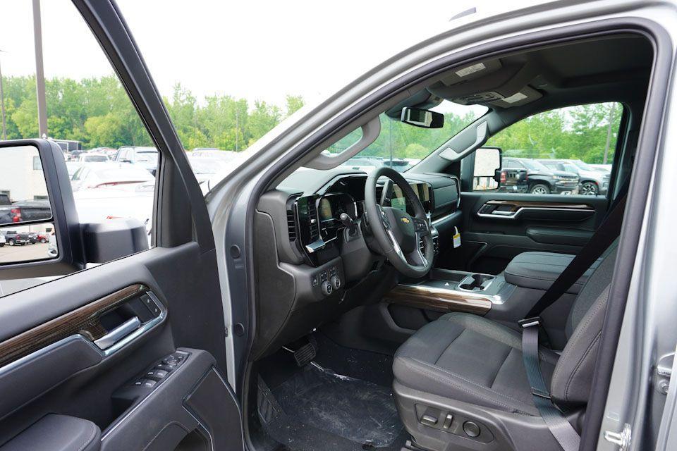 new 2025 Chevrolet Silverado 3500 car, priced at $59,435