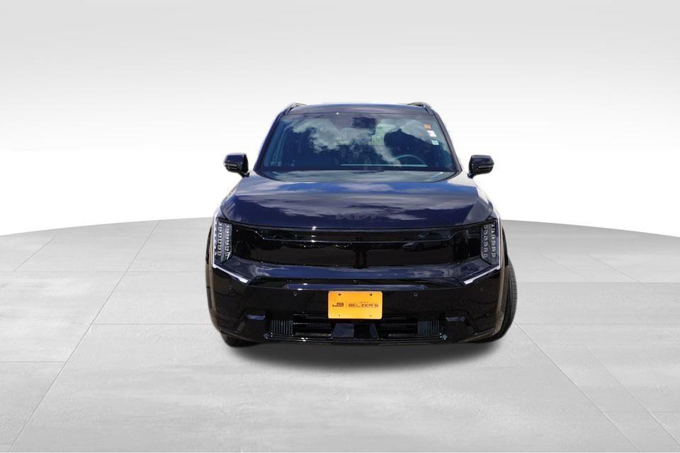 new 2026 Kia EV9 car, priced at $55,377