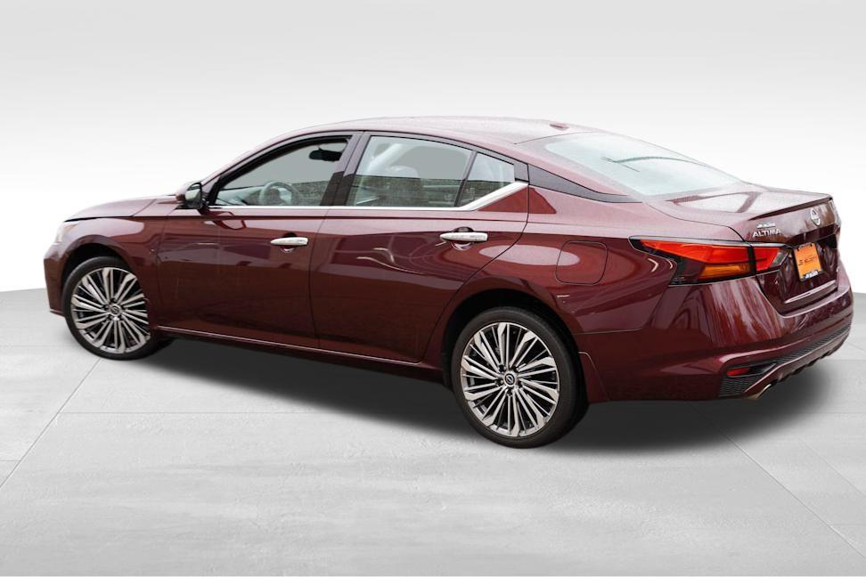 used 2024 Nissan Altima car, priced at $25,888