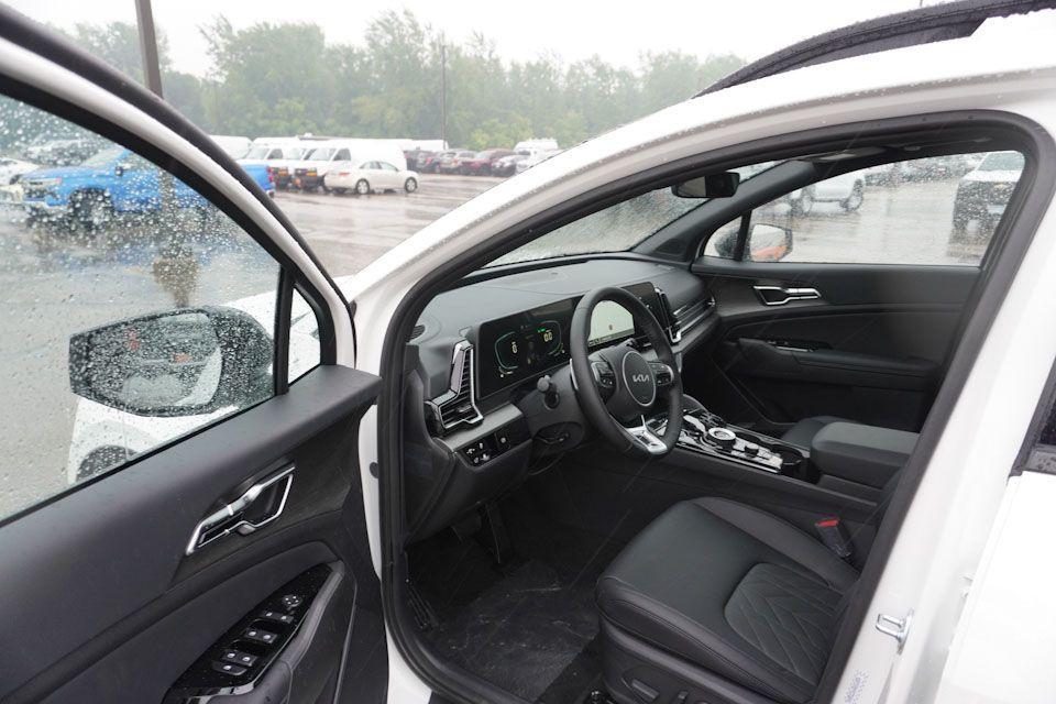 new 2025 Kia Sportage Plug-In Hybrid car, priced at $38,579