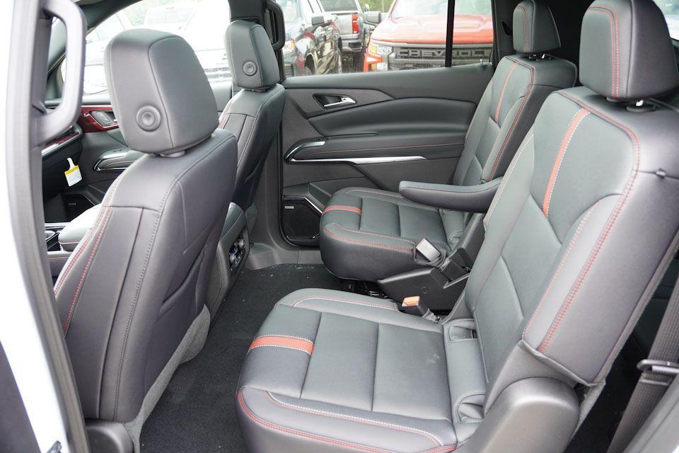 new 2026 Chevrolet Traverse car, priced at $58,925
