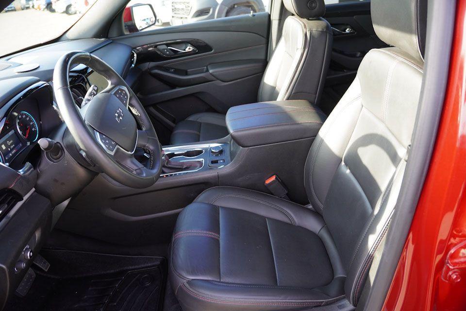 used 2023 Chevrolet Traverse car, priced at $33,987