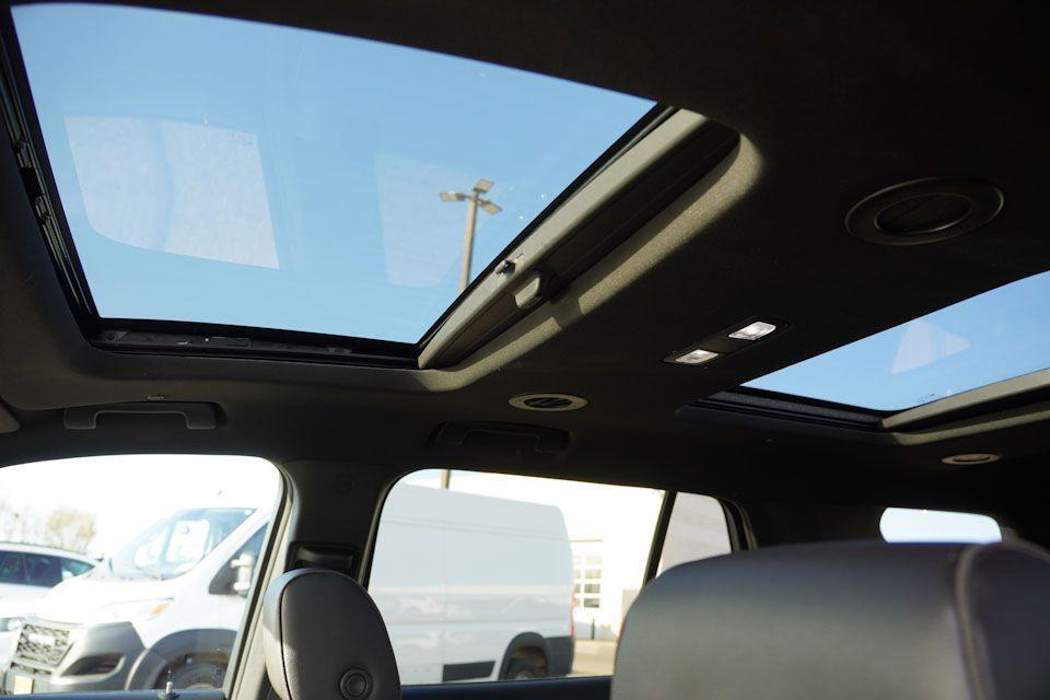 used 2023 Chevrolet Traverse car, priced at $33,987