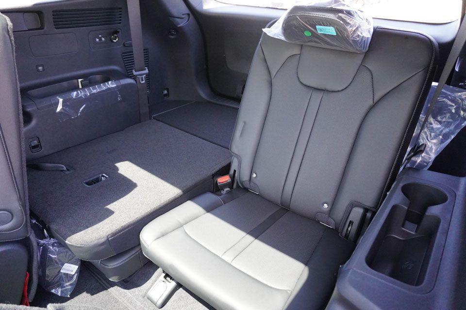 new 2025 Kia Sorento car, priced at $42,772