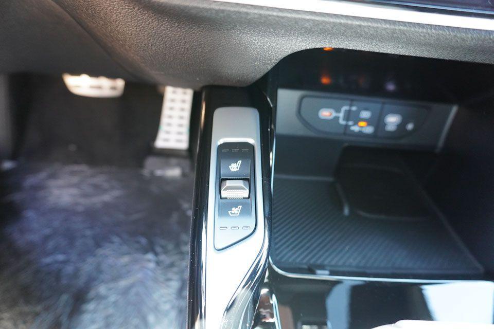 new 2025 Kia Sorento car, priced at $42,772
