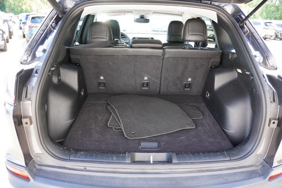 used 2023 Jeep Cherokee car, priced at $21,694