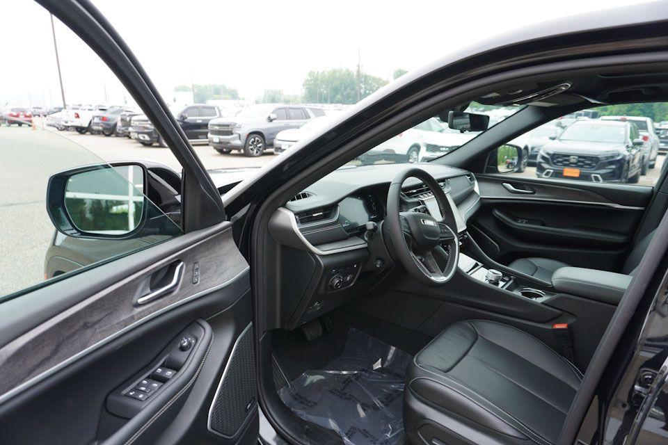 used 2024 Jeep Grand Cherokee 4xe car, priced at $39,231