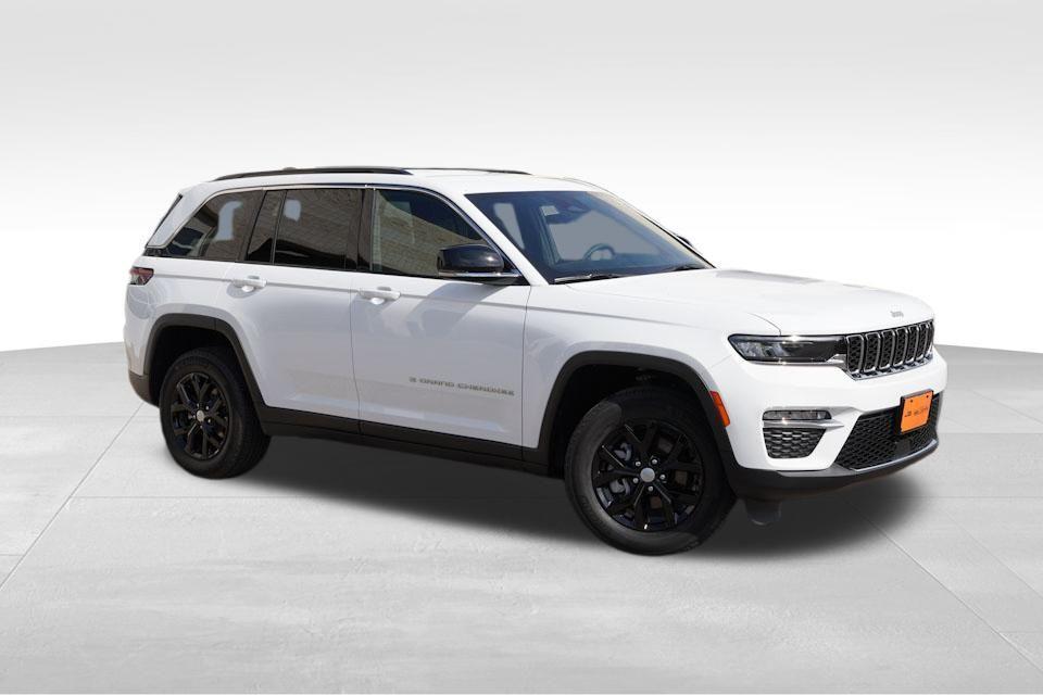 used 2025 Jeep Grand Cherokee car, priced at $39,291