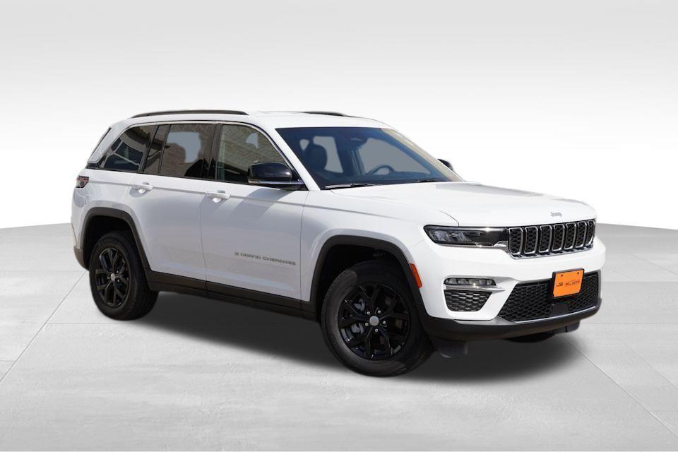 used 2025 Jeep Grand Cherokee car, priced at $39,291