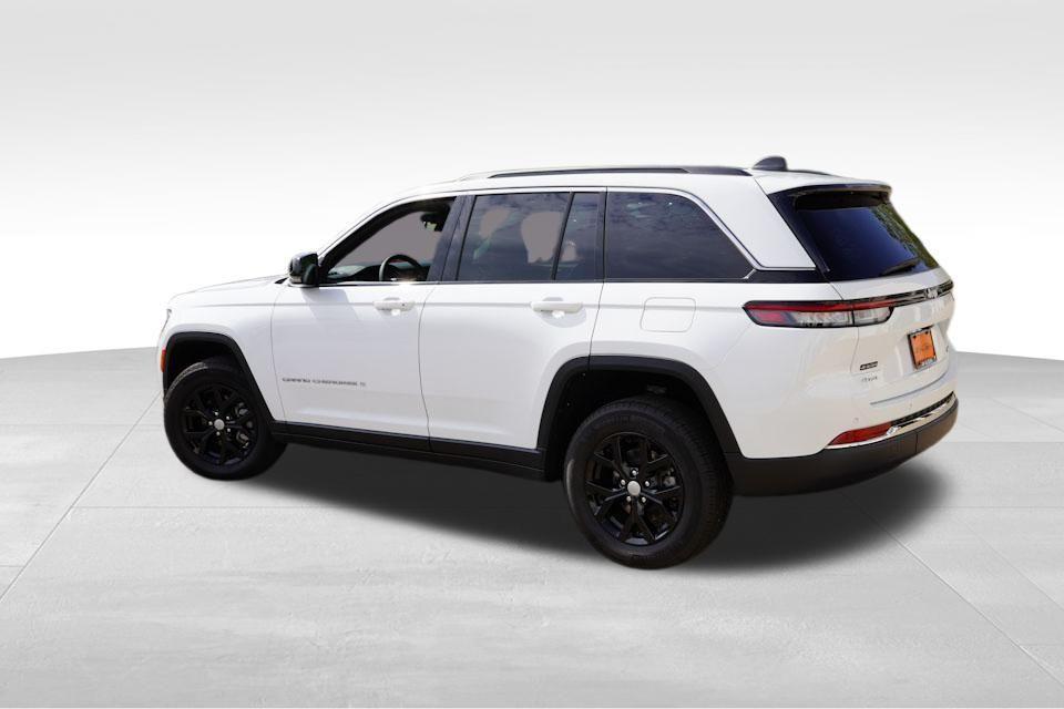 used 2025 Jeep Grand Cherokee car, priced at $39,291