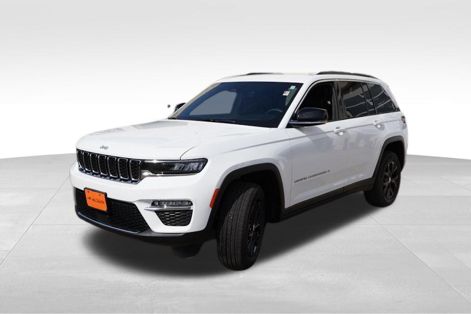 used 2025 Jeep Grand Cherokee car, priced at $39,291