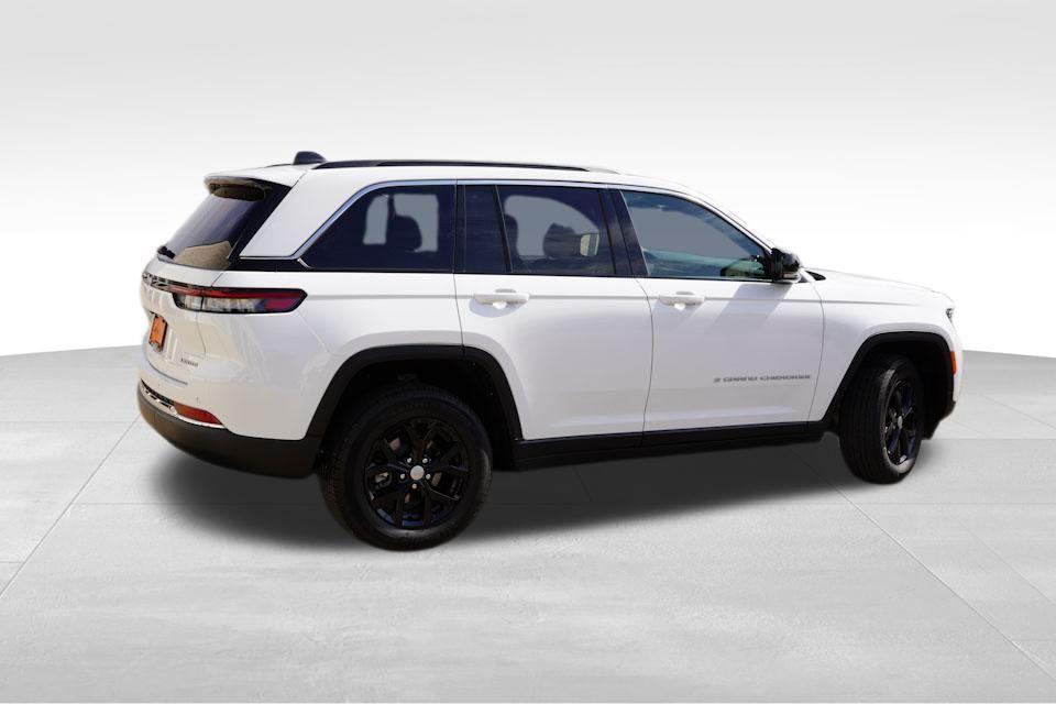 used 2025 Jeep Grand Cherokee car, priced at $39,291