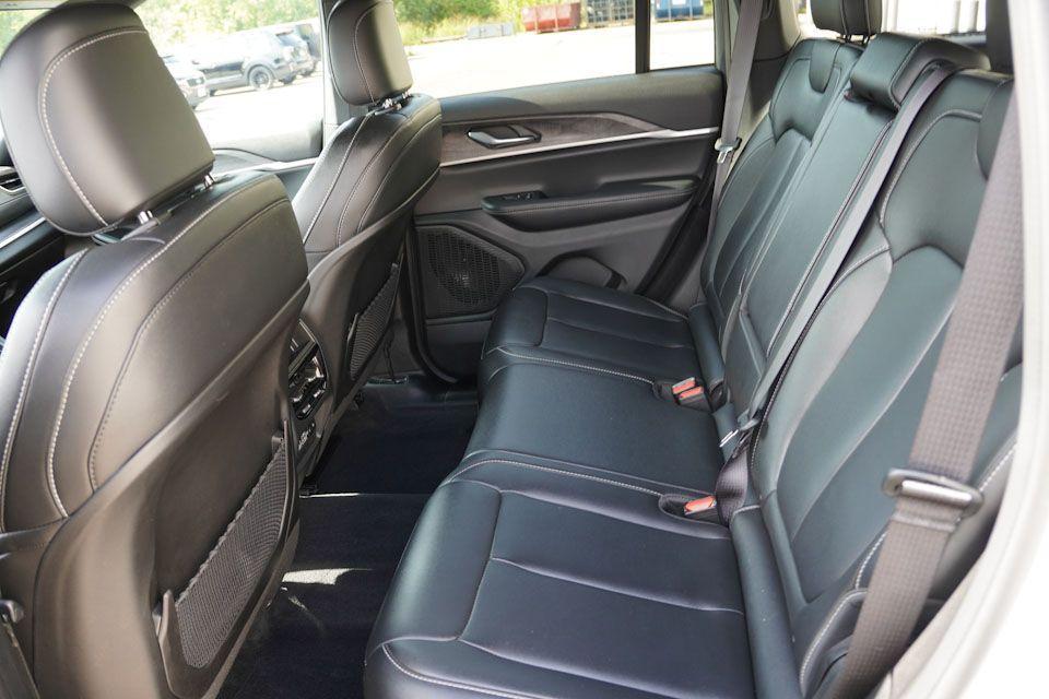 used 2025 Jeep Grand Cherokee car, priced at $39,291