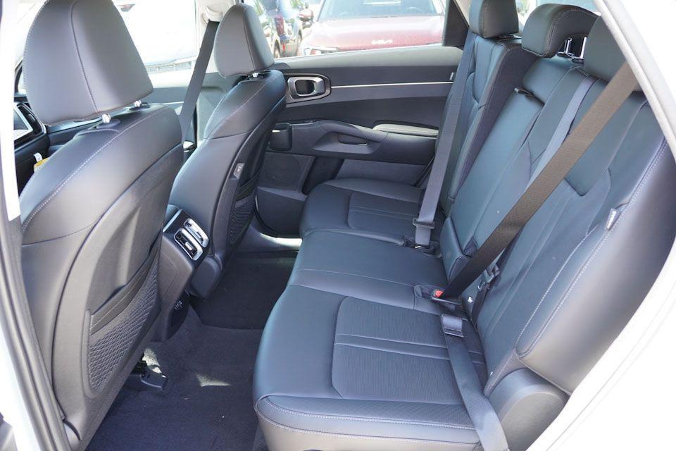 new 2026 Kia Sorento car, priced at $33,905