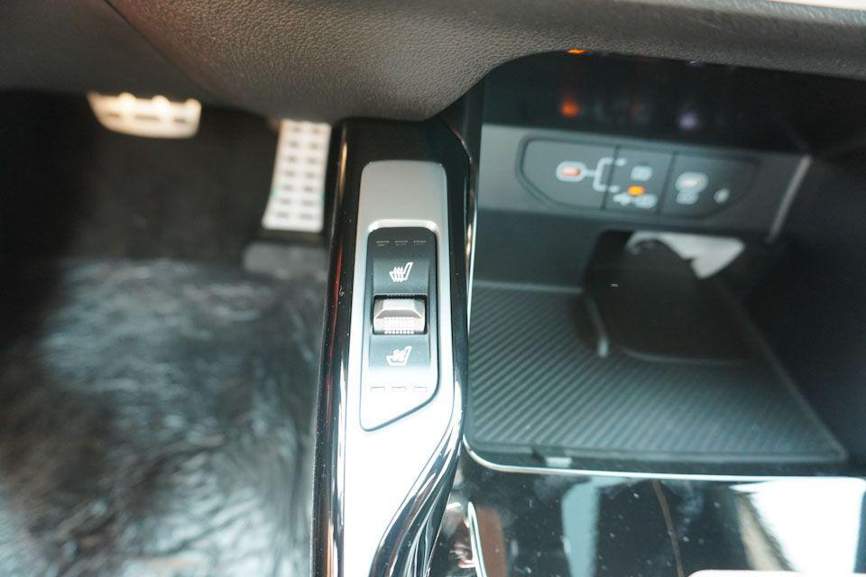 new 2025 Kia Sorento car, priced at $42,772