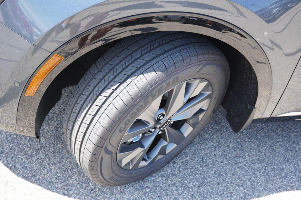 new 2025 Kia Sportage Hybrid car, priced at $36,569