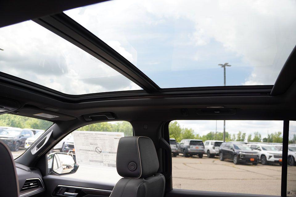 new 2025 Chevrolet Suburban car, priced at $78,910