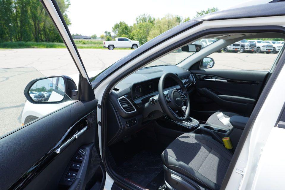 new 2025 Kia Seltos car, priced at $25,798