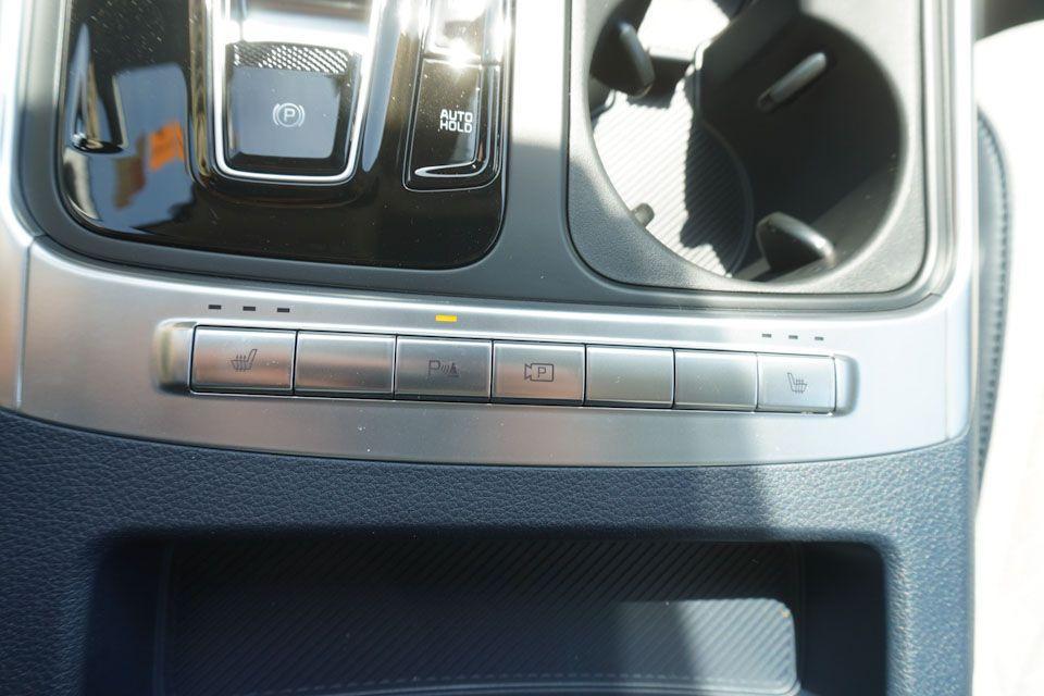 new 2025 Kia Carnival Hybrid car, priced at $41,485