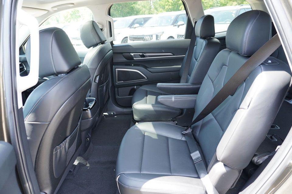 new 2025 Kia Telluride car, priced at $40,021