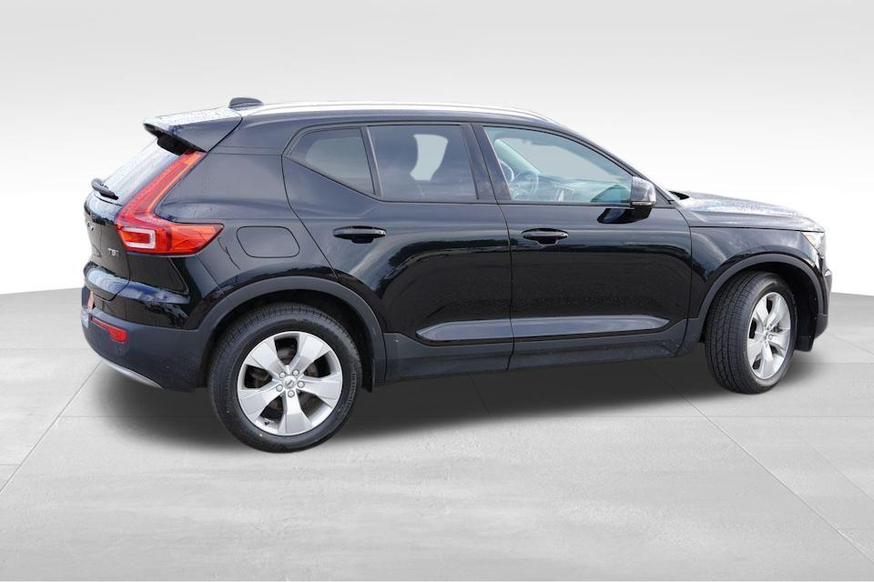 used 2022 Volvo XC40 car, priced at $25,639