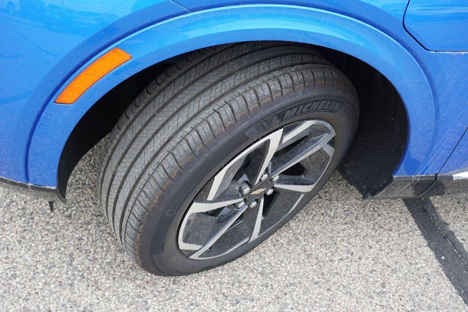new 2025 Chevrolet Equinox EV car, priced at $36,190
