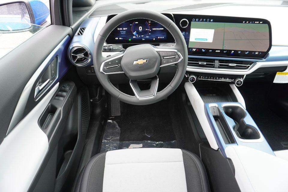 new 2025 Chevrolet Equinox EV car, priced at $36,190