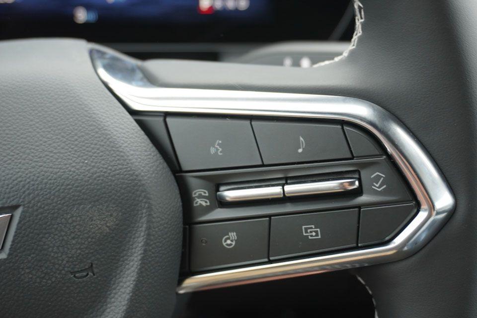 new 2025 Chevrolet Equinox EV car, priced at $36,190
