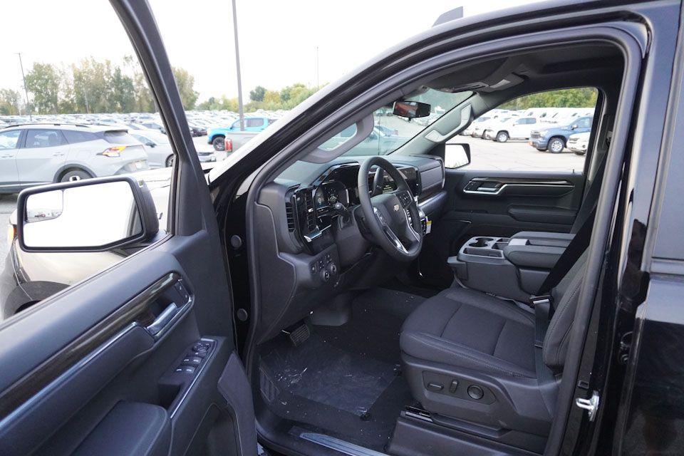 new 2025 Chevrolet Silverado 1500 car, priced at $48,595