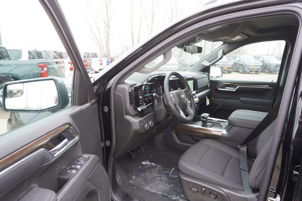 new 2025 Chevrolet Silverado 1500 car, priced at $51,607