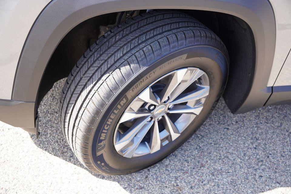 new 2026 Chevrolet Equinox car, priced at $28,495