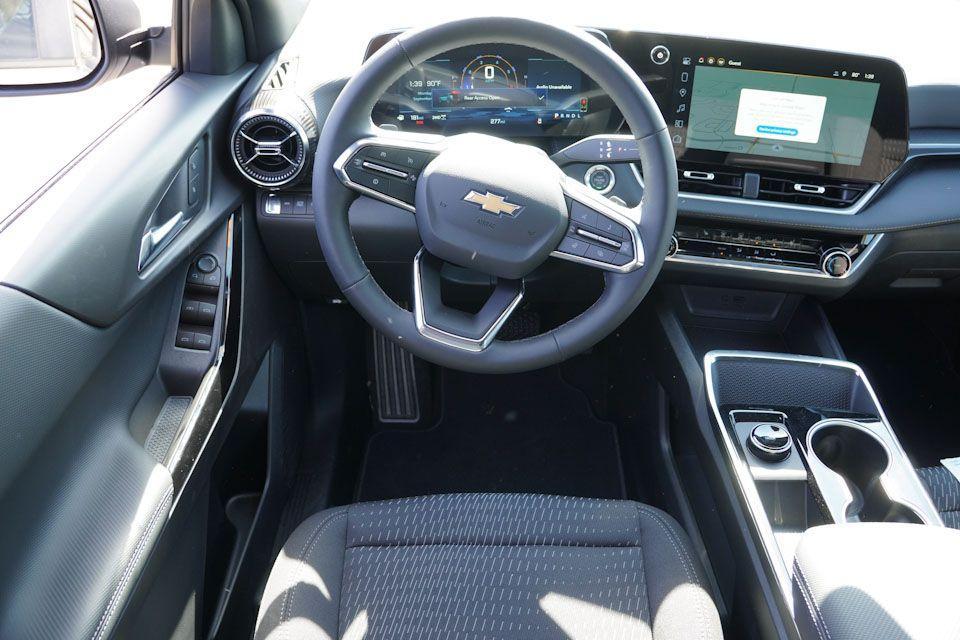 new 2026 Chevrolet Equinox car, priced at $28,495