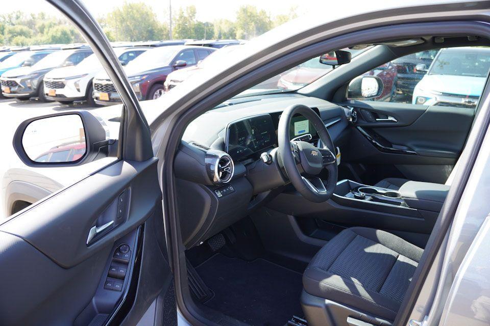 new 2026 Chevrolet Equinox car, priced at $28,495