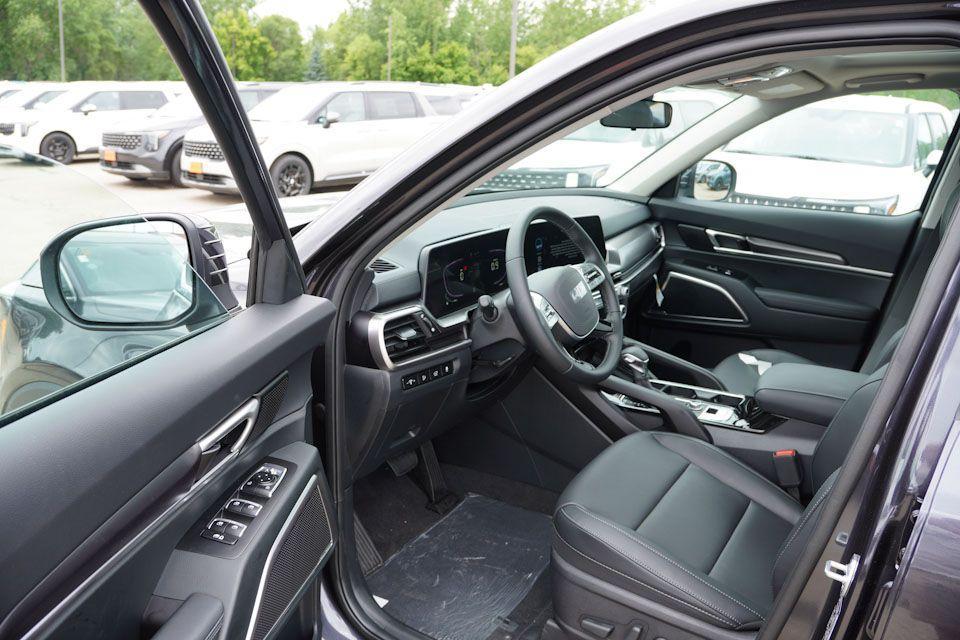 new 2025 Kia Telluride car, priced at $40,168