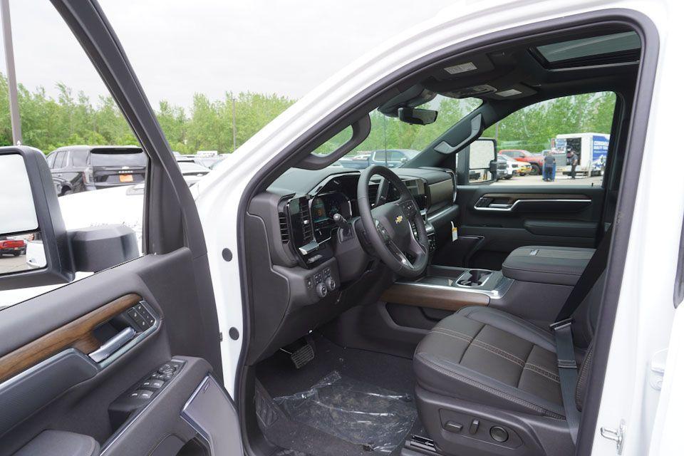new 2025 Chevrolet Silverado 3500 car, priced at $79,290