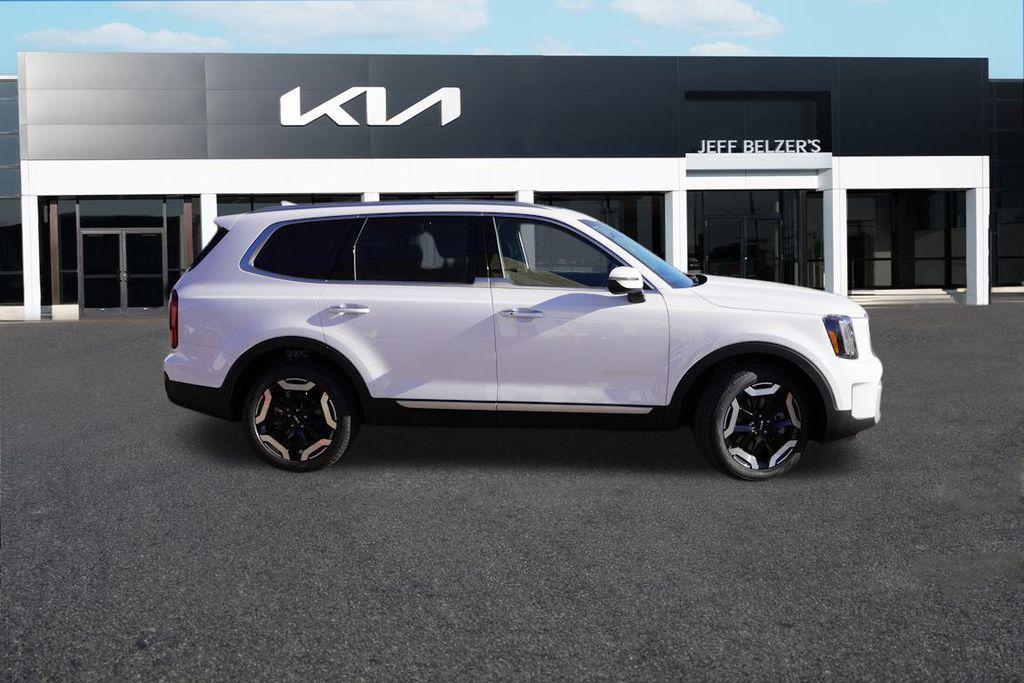new 2025 Kia Telluride car, priced at $40,070