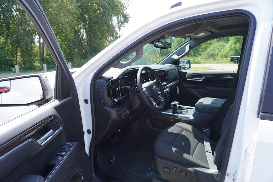 new 2025 Chevrolet Silverado 1500 car, priced at $52,745