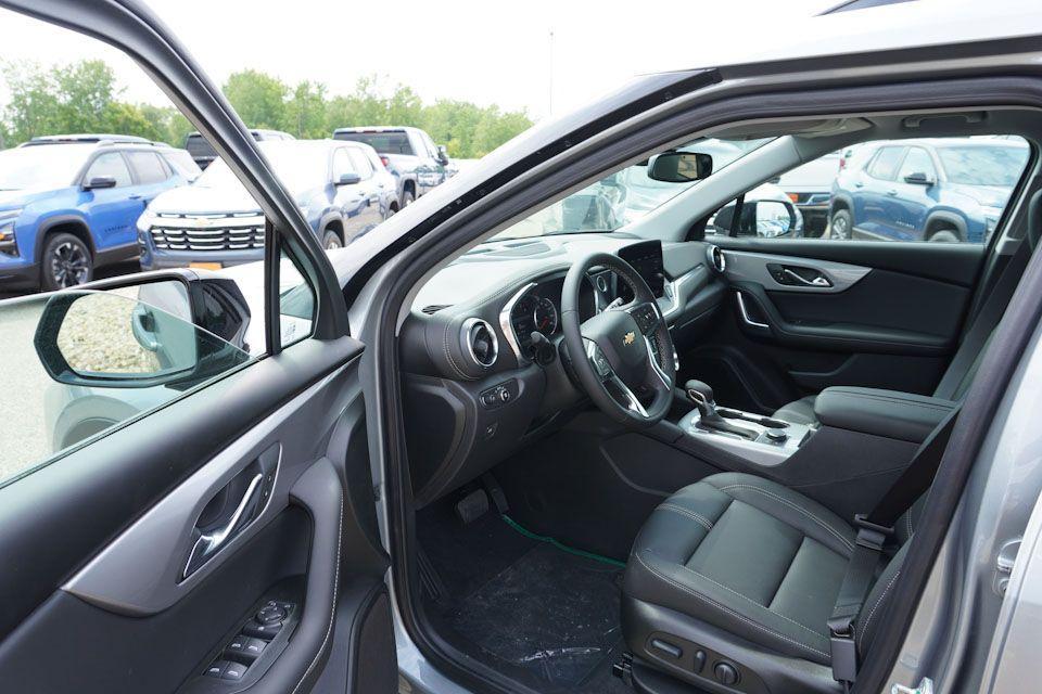 new 2025 Chevrolet Blazer car, priced at $39,840