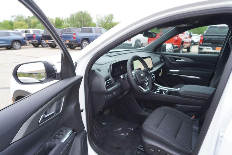 new 2025 Chevrolet Traverse car, priced at $42,687