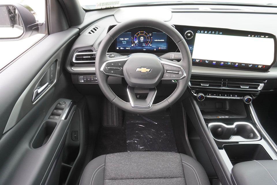 new 2025 Chevrolet Traverse car, priced at $42,687