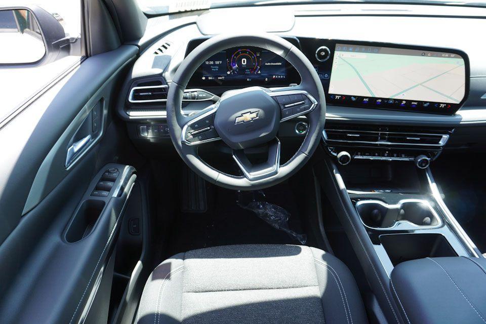 new 2025 Chevrolet Traverse car, priced at $42,687