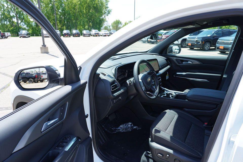 new 2025 Chevrolet Traverse car, priced at $42,687